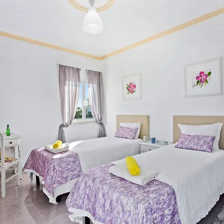 Leonor By ヴィラ *