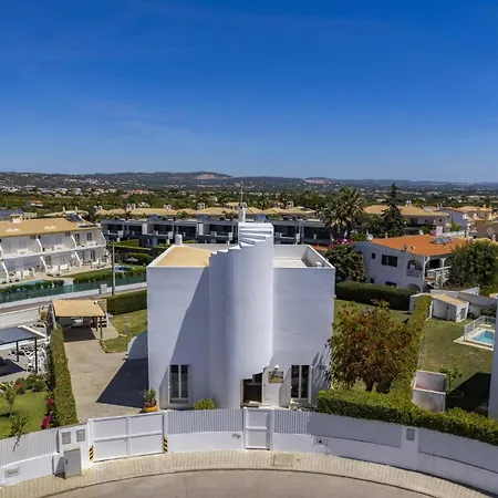 Leonor By * אולוס די אגווה