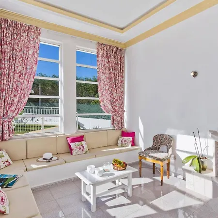 Villa Leonor By