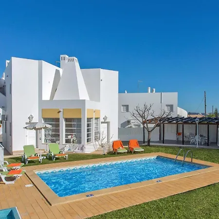 Villa Leonor By *